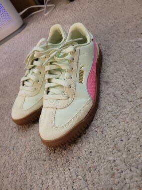 Puma sneakers